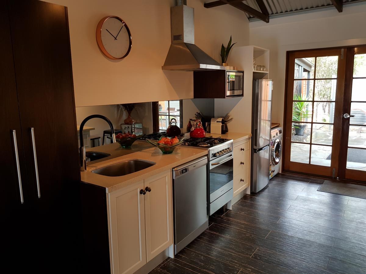 Irongate Studio B&B Mintaro Bagian luar foto
